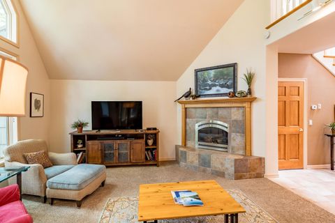 Tiny photo for 57086 Peppermill Circle #36-D, Sunriver, OR 97707 (MLS # 220219730)