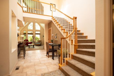 Tiny photo for 57086 Peppermill Circle #36-D, Sunriver, OR 97707 (MLS # 220219730)