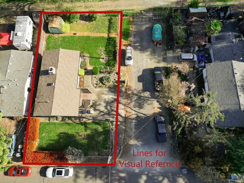 Tiny photo for 22 SW Elm Street, Grants Pass, OR 97526 (MLS # 220217659)