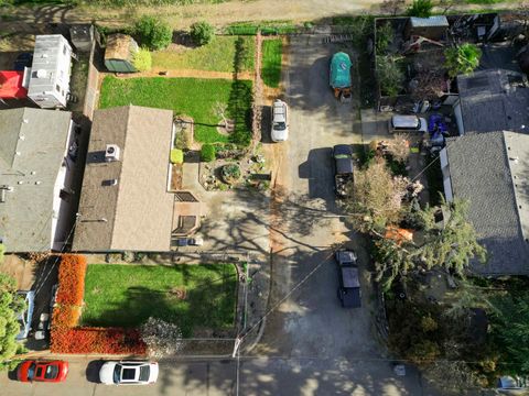 Tiny photo for 22 SW Elm Street, Grants Pass, OR 97526 (MLS # 220217659)