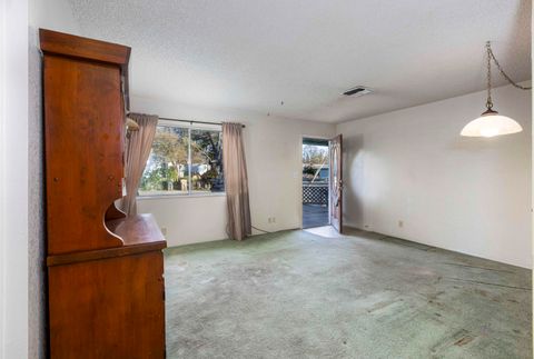 Tiny photo for 22 SW Elm Street, Grants Pass, OR 97526 (MLS # 220217659)