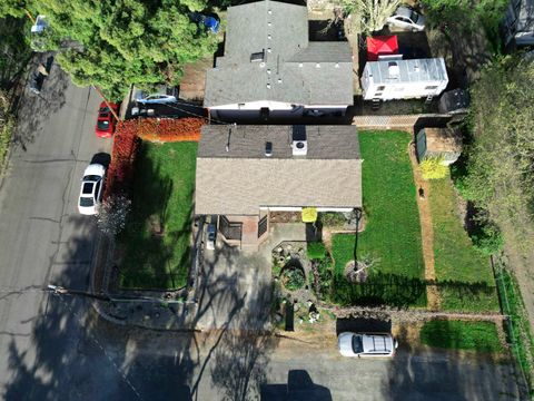 Tiny photo for 22 SW Elm Street, Grants Pass, OR 97526 (MLS # 220217659)