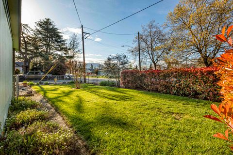 Tiny photo for 22 SW Elm Street, Grants Pass, OR 97526 (MLS # 220217659)
