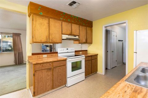 Tiny photo for 22 SW Elm Street, Grants Pass, OR 97526 (MLS # 220217659)