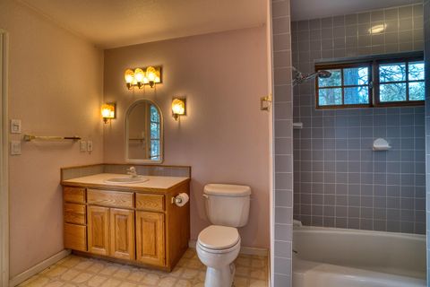 Tiny photo for 63510 Gold Spur Way, Bend, OR 97703 (MLS # 220211124)