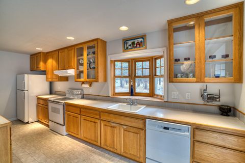 Tiny photo for 63510 Gold Spur Way, Bend, OR 97703 (MLS # 220211124)