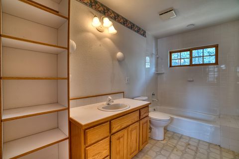 Tiny photo for 63510 Gold Spur Way, Bend, OR 97703 (MLS # 220211124)