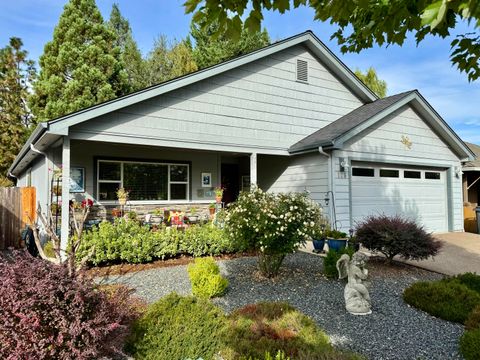 Tiny photo for 126 SW Vicki Lane, Grants Pass, OR 97526 (MLS # 220211957)