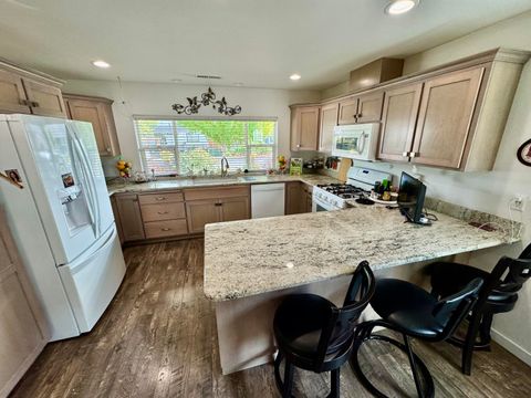 Tiny photo for 126 SW Vicki Lane, Grants Pass, OR 97526 (MLS # 220211957)