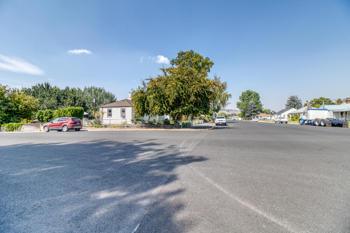 Oregon + Western - Residential