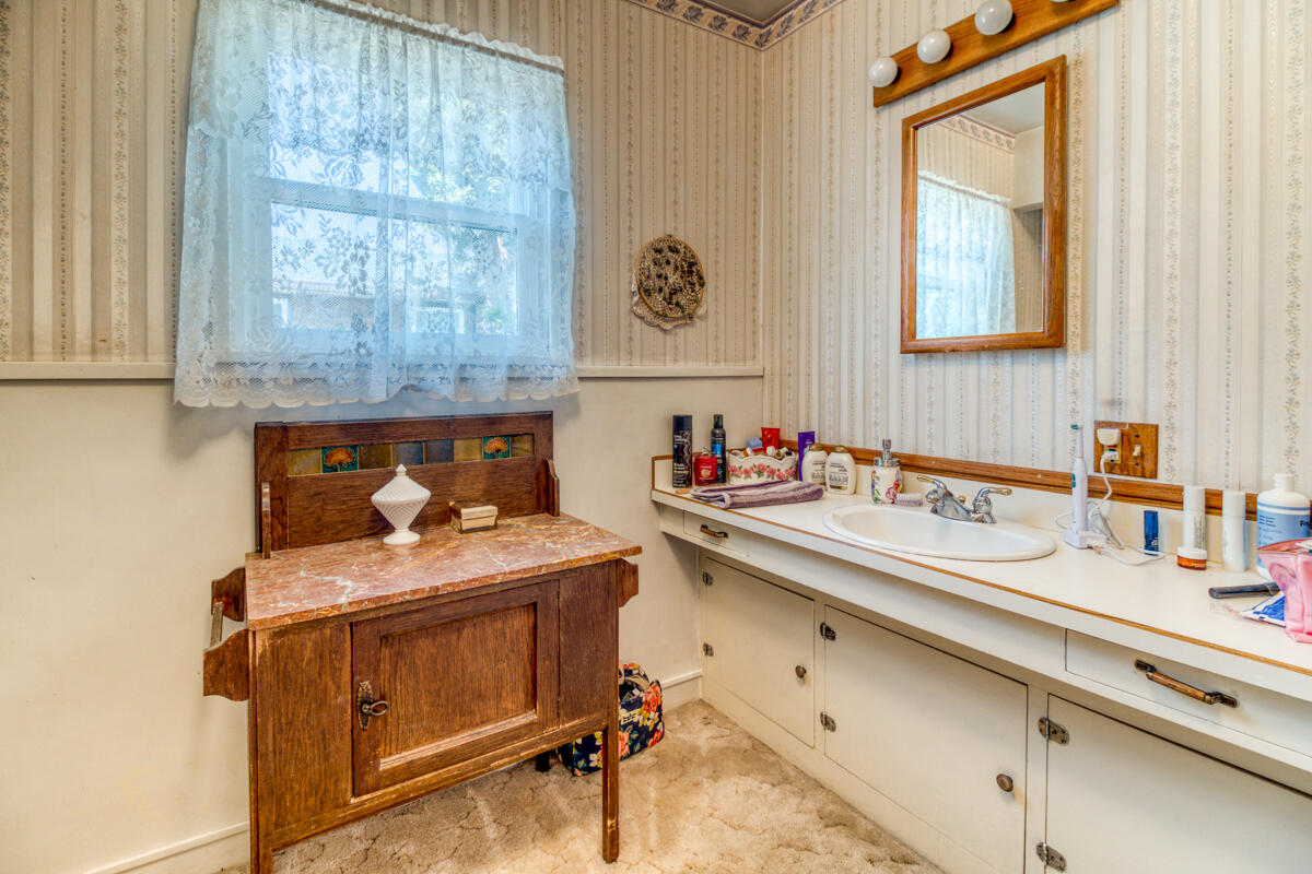 Oregon + Western - Residential