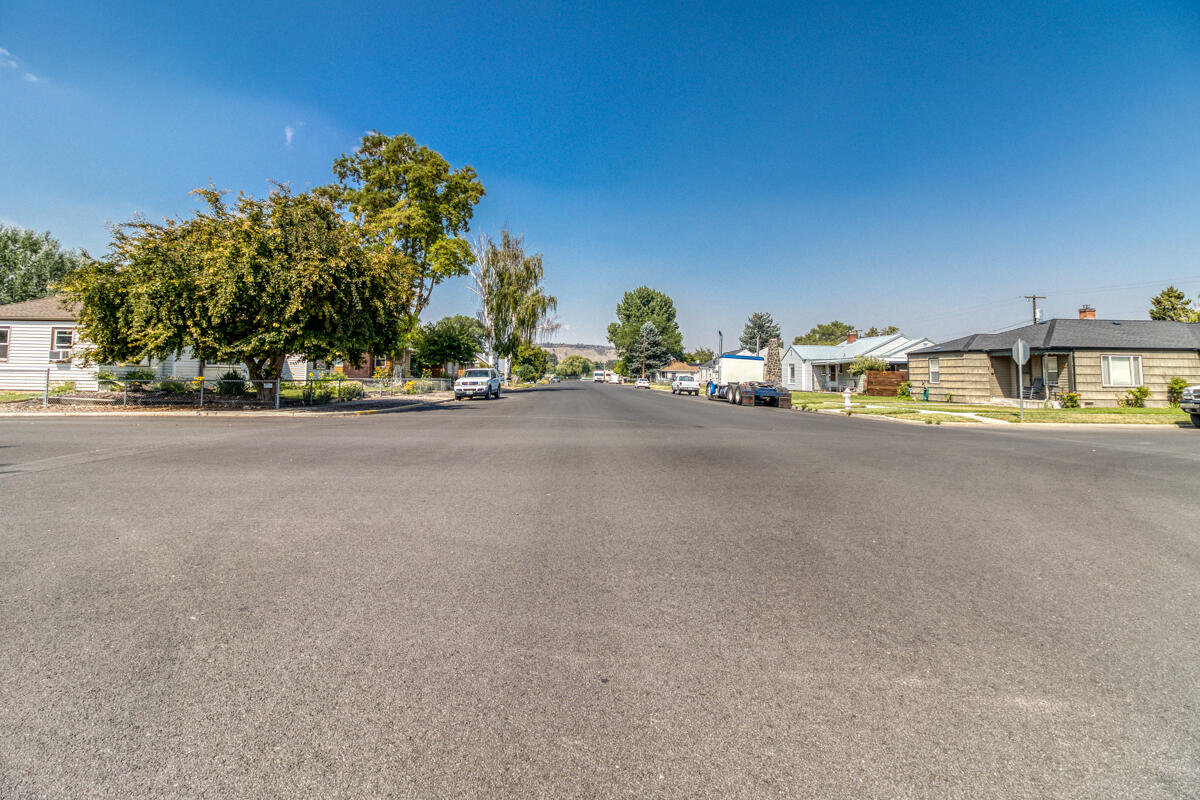 Oregon + Western - Residential