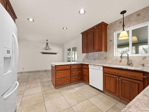 Tiny photo for 6245 Climax Avenue, Klamath Falls, OR 97603 (MLS # 220211854)