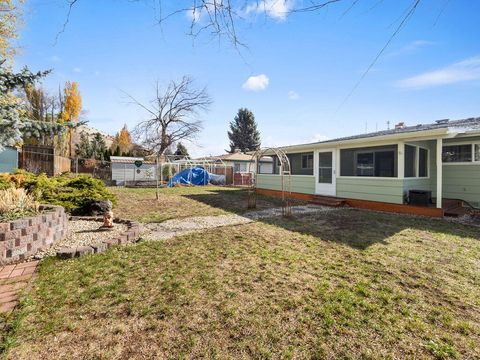 Tiny photo for 6245 Climax Avenue, Klamath Falls, OR 97603 (MLS # 220211854)