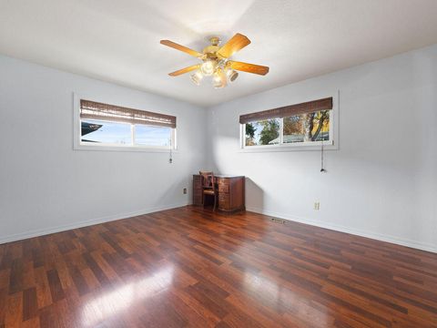 Tiny photo for 6245 Climax Avenue, Klamath Falls, OR 97603 (MLS # 220211854)