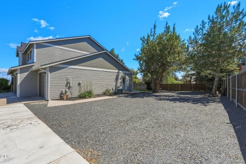 Tiny photo for 2484 SW 39th Street, Redmond, OR 97756 (MLS # 220223090)