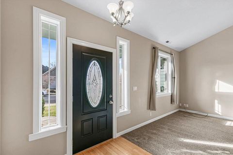 Tiny photo for 142 Whispering Drive, Grants Pass, OR 97527 (MLS # 220213079)