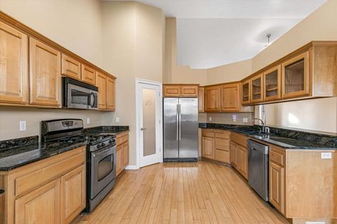 Tiny photo for 142 Whispering Drive, Grants Pass, OR 97527 (MLS # 220213079)