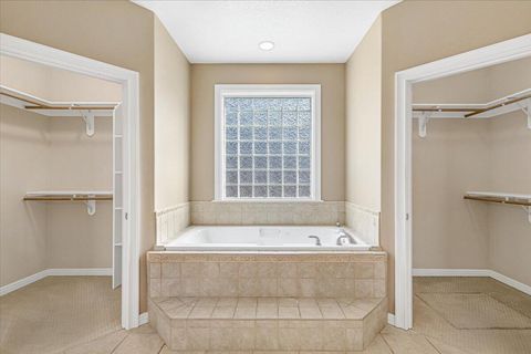 Tiny photo for 142 Whispering Drive, Grants Pass, OR 97527 (MLS # 220213079)