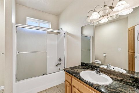 Tiny photo for 142 Whispering Drive, Grants Pass, OR 97527 (MLS # 220213079)