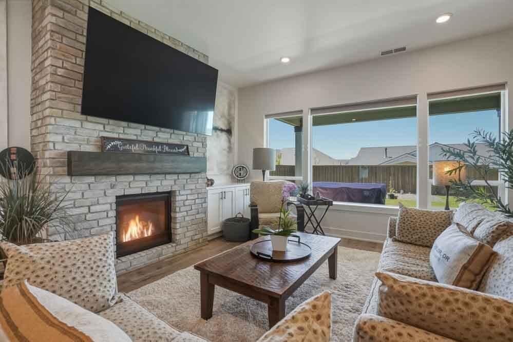 3631 NE Desert Juniper Lane