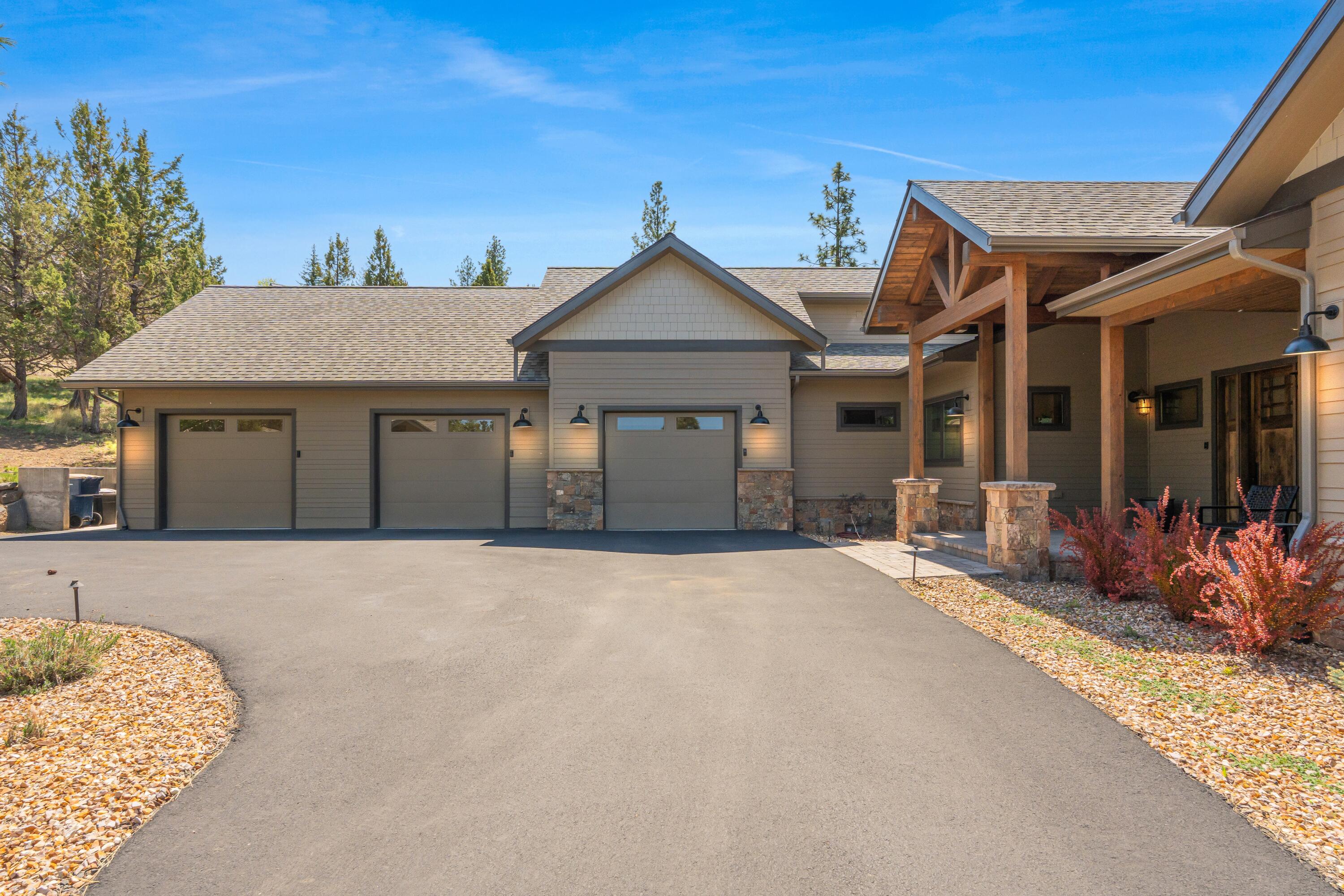 2905 NW Fitzgerald Court
