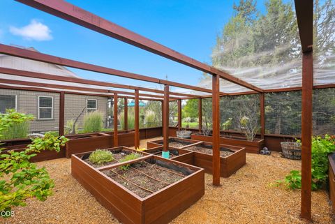 Tiny photo for 67295 Gist Road, Bend, OR 97703 (MLS # 220224183)