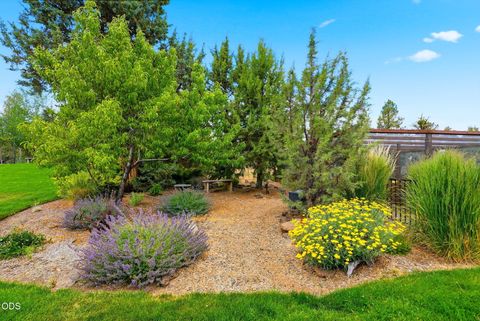 Tiny photo for 67295 Gist Road, Bend, OR 97703 (MLS # 220224183)