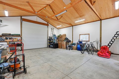 Tiny photo for 67295 Gist Road, Bend, OR 97703 (MLS # 220224183)