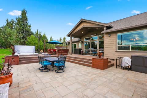 Tiny photo for 67295 Gist Road, Bend, OR 97703 (MLS # 220224183)