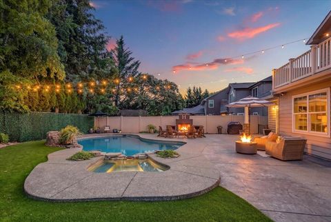 Photo of 4573 Wolf Run Drive, Medford, OR 97504 (MLS # 220221695)