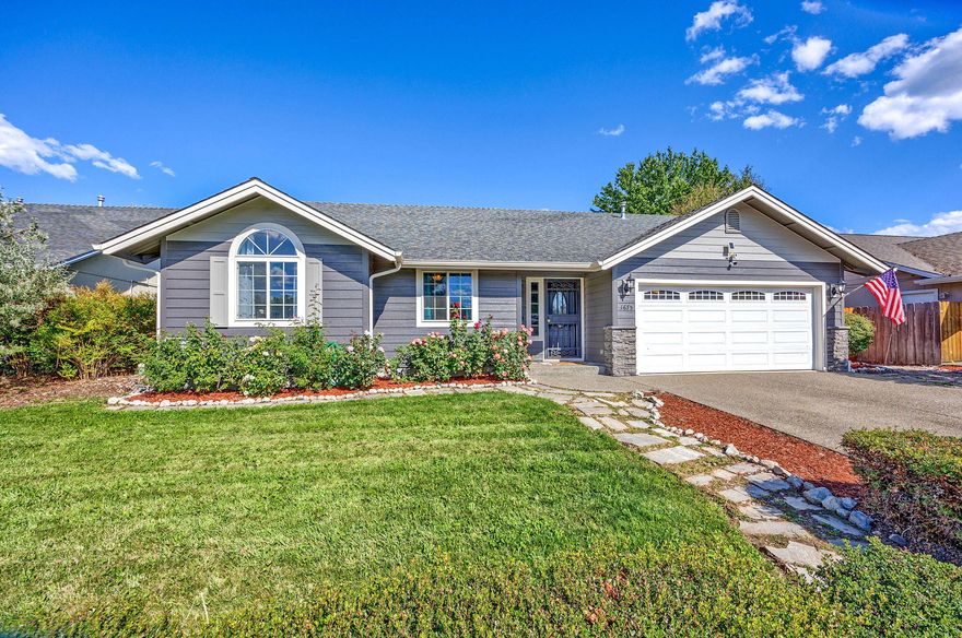 This move-in ready home is located on a quiet dead-end street, just minutes from parks, shopping, and medical facilities. Inside, the bright and clean atmosphere offers comfort and style. The living space feels welcoming and relaxed with vaulted ceilings and abundant natural light. The kitchen is open and functional, featuring quartz and granite countertops, stainless steel appliances, and a sleek, modern design. Hardwood and tile flooring contribute to the quality of the home, and new laminate flooring provides durability and longevity. The spacious primary suite features a tray ceiling, walk-in closet, and a sliding door out to the private backyard. Once out back, you'll find a fully landscaped yard with a covered patio - perfect for pets, gatherings, or relaxation. The landscaping was recently redone, and the exterior of the house was painted last year. Schedule a tour today!
***VA loan is assumable at 2.75% for qualified buyers***