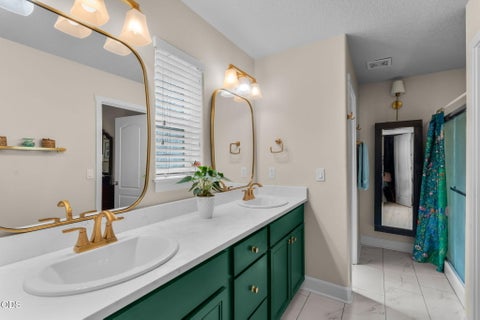 Tiny photo for 20621 Couples Lane, Bend, OR 97702 (MLS # 220224052)