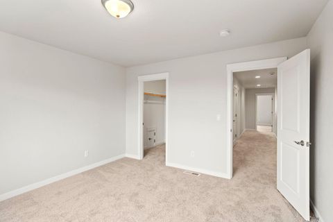 Tiny photo for 1159 Pumpkin Ridge Drive #323, Eagle Point, OR 97524 (MLS # 220214272)