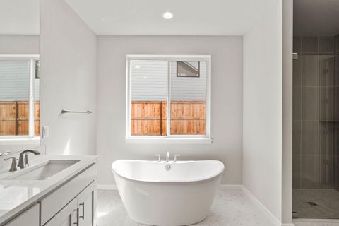 Tiny photo for 1159 Pumpkin Ridge Drive #323, Eagle Point, OR 97524 (MLS # 220214272)