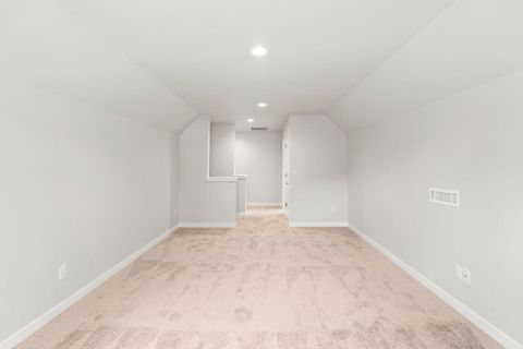 Tiny photo for 1159 Pumpkin Ridge Drive #323, Eagle Point, OR 97524 (MLS # 220214272)