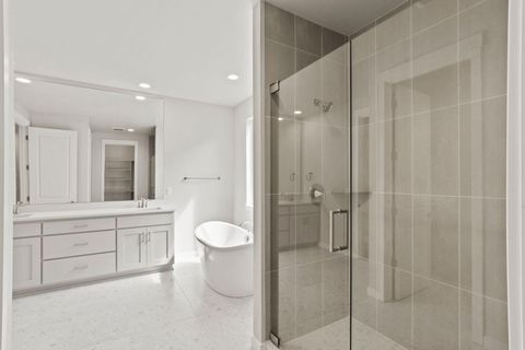 Tiny photo for 1159 Pumpkin Ridge Drive #323, Eagle Point, OR 97524 (MLS # 220214272)