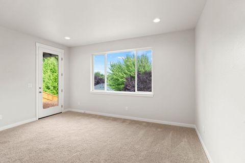 Tiny photo for 1159 Pumpkin Ridge Drive #323, Eagle Point, OR 97524 (MLS # 220214272)