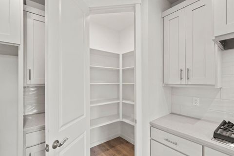 Tiny photo for 1159 Pumpkin Ridge Drive #323, Eagle Point, OR 97524 (MLS # 220214272)