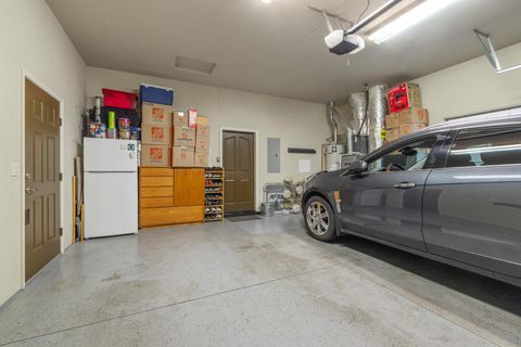 Tiny photo for 4818 Grosbeak Drive, Klamath Falls, OR 97601 (MLS # 220217600)