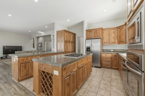 Tiny photo for 4818 Grosbeak Drive, Klamath Falls, OR 97601 (MLS # 220217600)