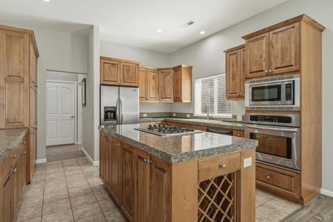 Tiny photo for 4818 Grosbeak Drive, Klamath Falls, OR 97601 (MLS # 220217600)