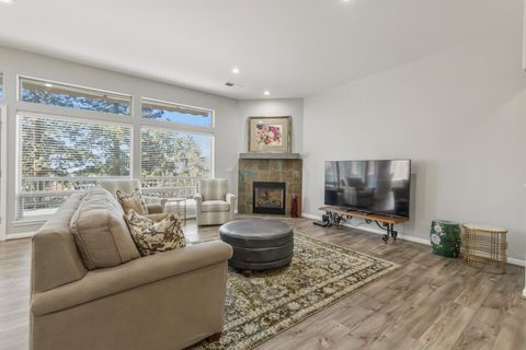 Tiny photo for 4818 Grosbeak Drive, Klamath Falls, OR 97601 (MLS # 220217600)