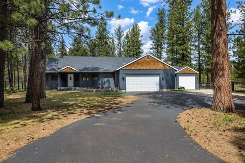 Photo of 14474 Crossroads Loop, Sisters, OR 97759 (MLS # 220220538)