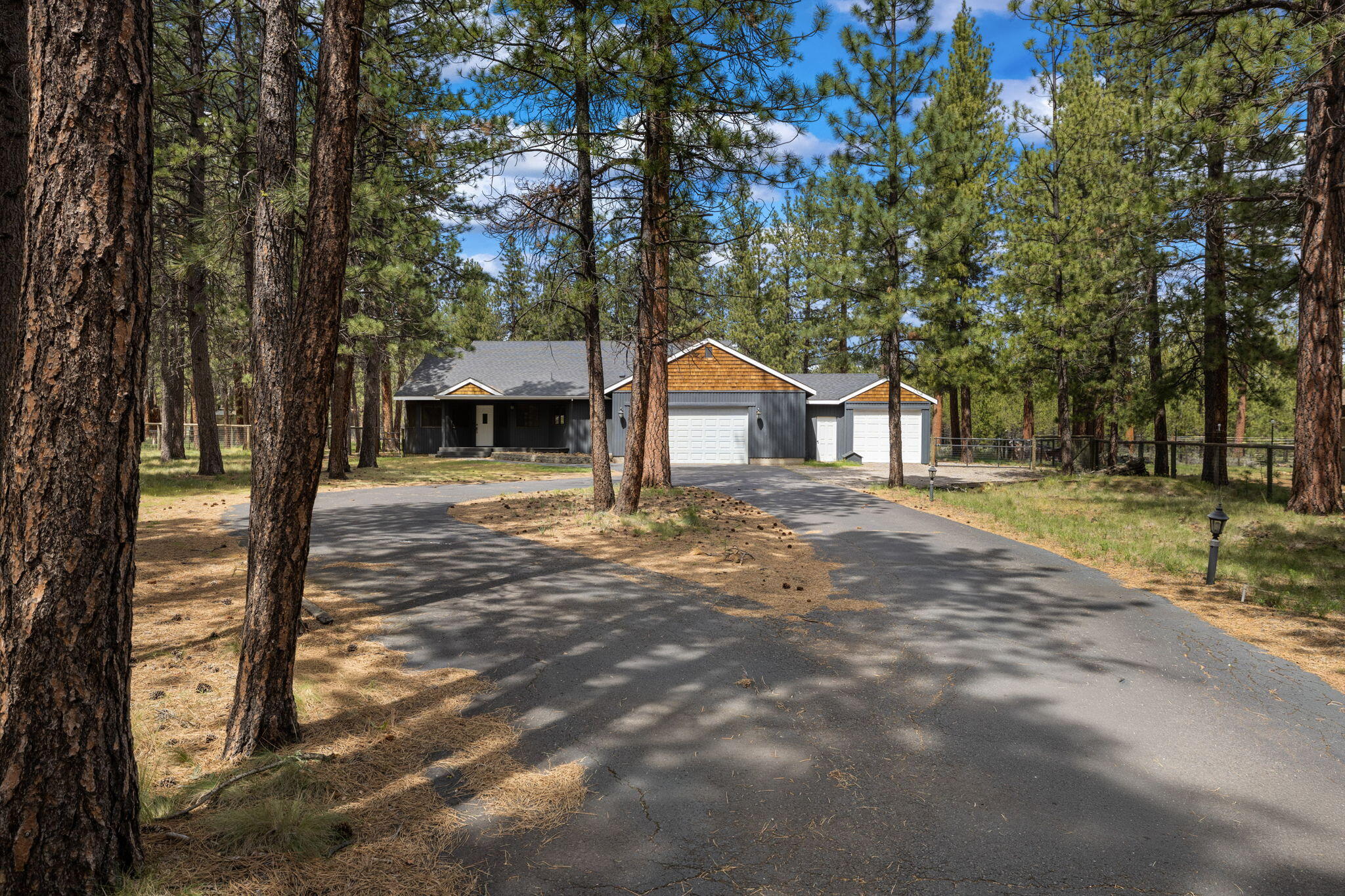 14474 Crossroads Loop