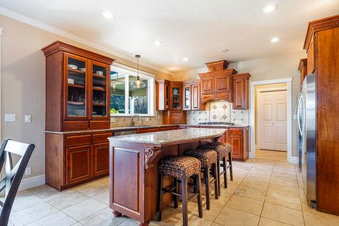 Tiny photo for 3343 Lone Pine Road, Medford, OR 97504 (MLS # 220213987)