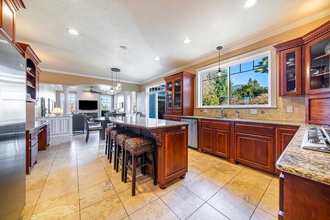 Tiny photo for 3343 Lone Pine Road, Medford, OR 97504 (MLS # 220213987)