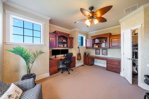 Tiny photo for 3343 Lone Pine Road, Medford, OR 97504 (MLS # 220213987)