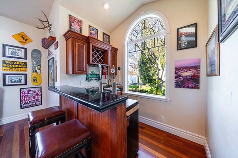 Tiny photo for 3343 Lone Pine Road, Medford, OR 97504 (MLS # 220213987)