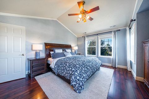 Tiny photo for 3343 Lone Pine Road, Medford, OR 97504 (MLS # 220213987)